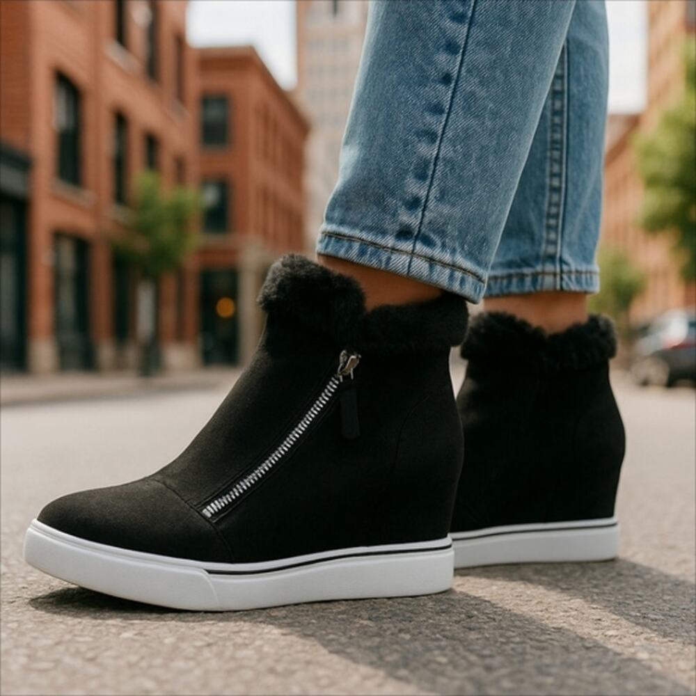Sugar Kiwi Side-Zip Shearling Wedge Sneakers Size 8